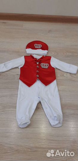 Продаётся костюм на выписку