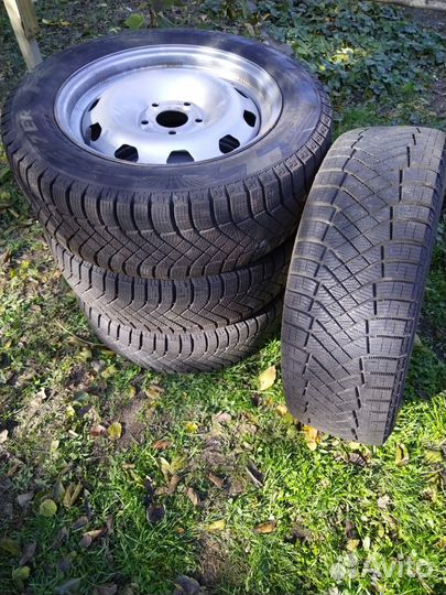 Pirelli Ice Zero FR 205/60 R16