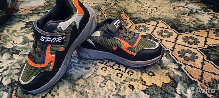 Кроссовки детские