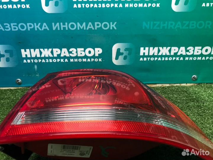 Фонарь наружный задний правый Volkswagen Touareg