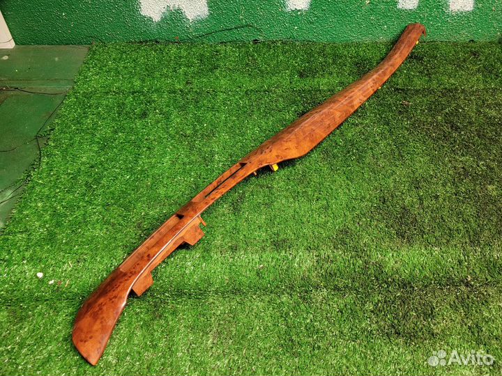 Накладка декоративная на Toyota Avensis 2