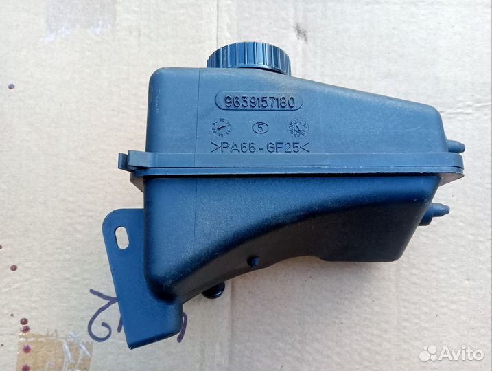 Бачок гидроусилителя руля Peugeot 406