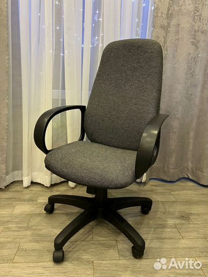 Компьютерное кресло