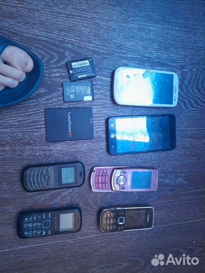 Samsung B2100