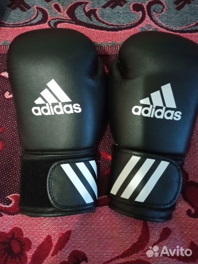 Боксёрские перчатки