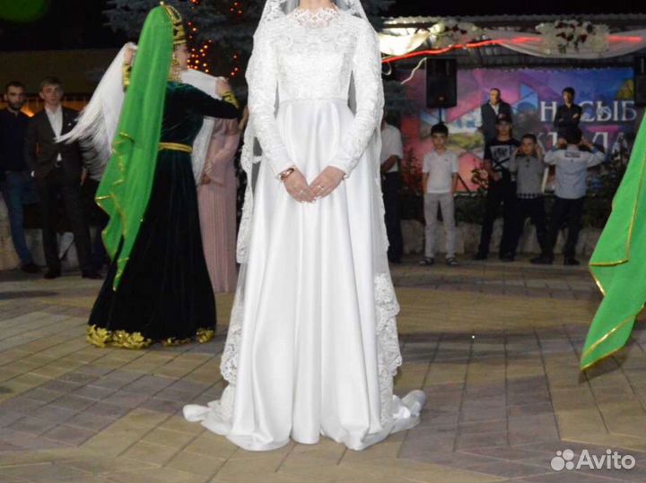 Свадебное платье