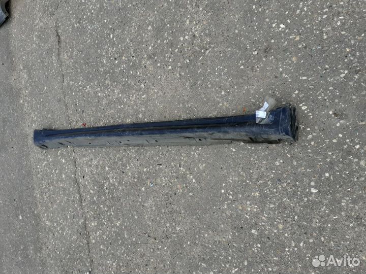 Накладка порога правого nissan juke 2018г