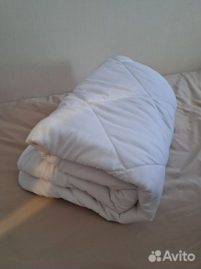 Одеяло новое 140х205