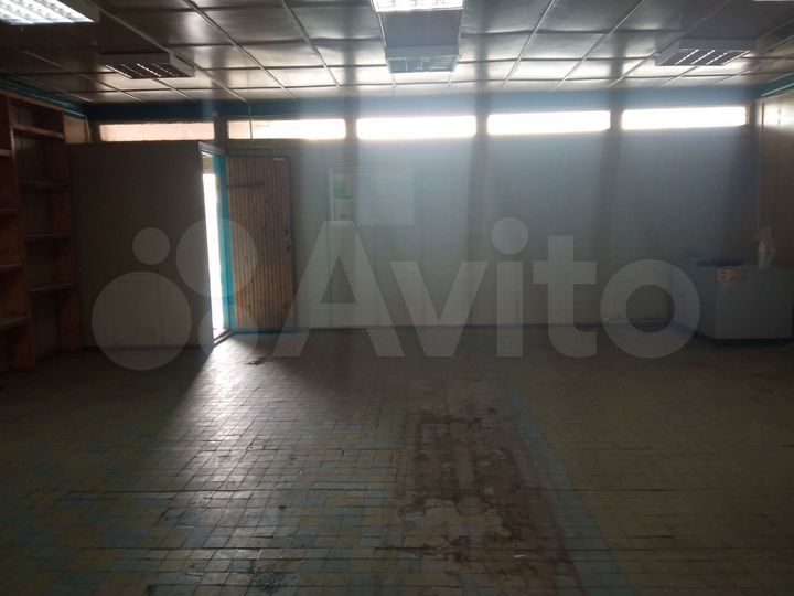 Торговое помещение, 240 м²