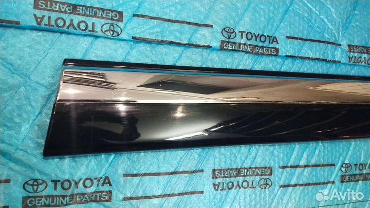 Молдинг Ленд Крузер 200 передний правый черный