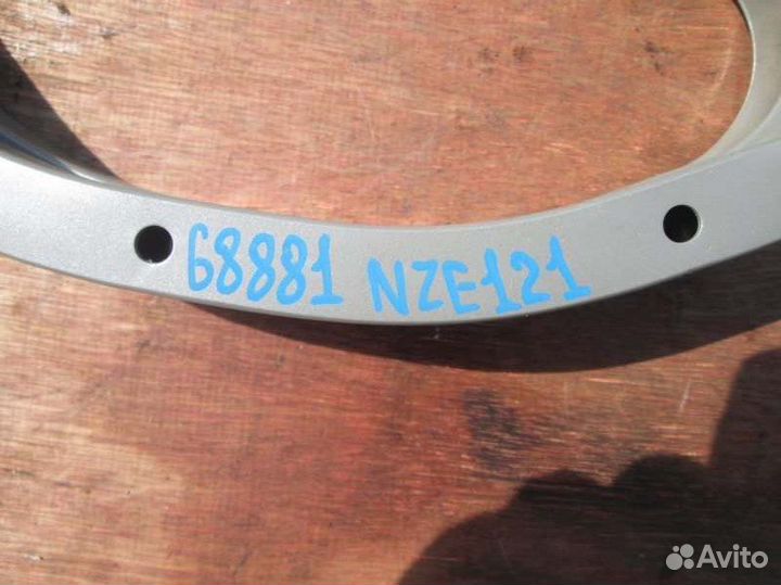 Крепление крышки багажника Toyota Corolla NZE121