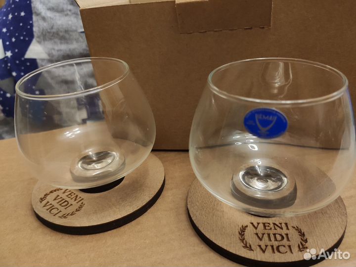 Бокалы на подставке