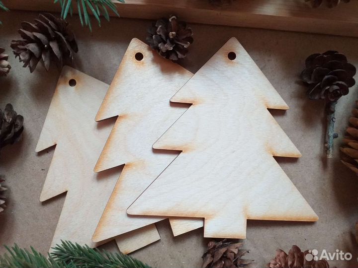 Шишки еловые и елочки из дерева набор для поделок