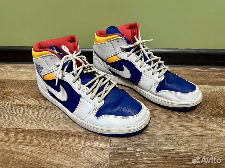 Кроссовки оригинал Air Jordan 1 Mid Royal