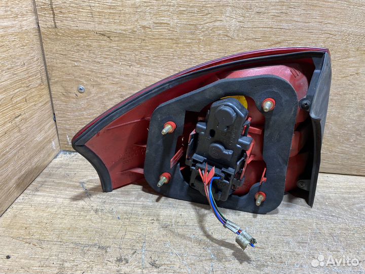 Фонарь задний правый Audi A6 C5 дорест Арт. 111090