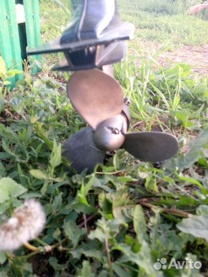 Подвесной лодочный мотор