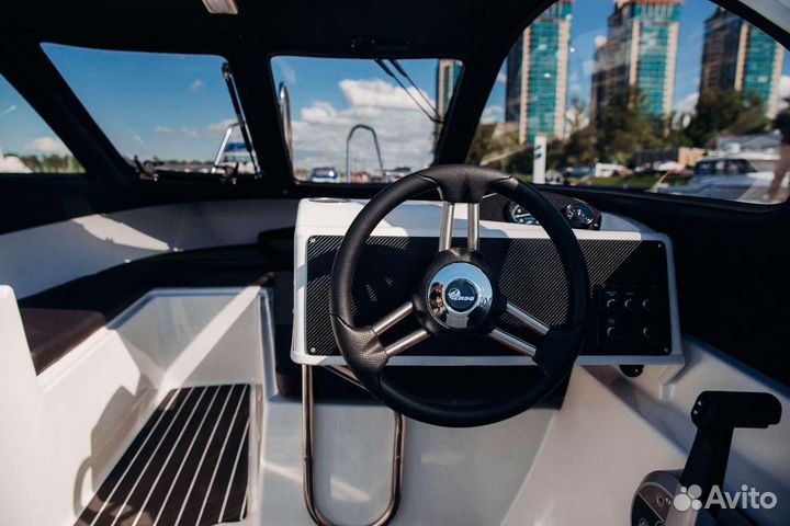 Катер Phoenix 530HT