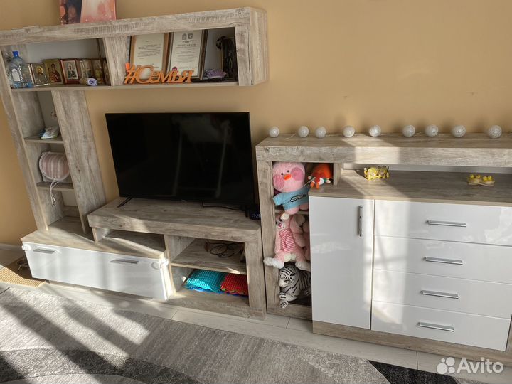 Стенка в гостиную