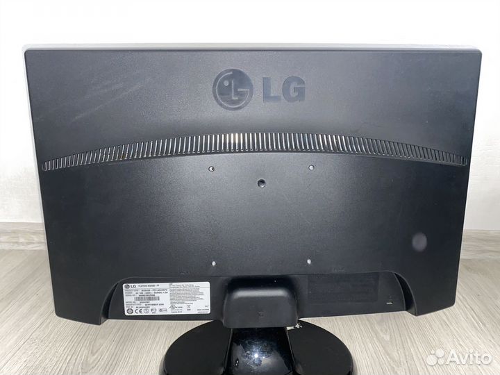 Монитор LG flatron W2043S