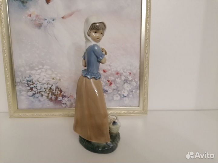 Статуэтка Lladro Nao Девочка с щенком фарфор Испан