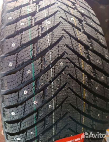 iLink Wintervorhut Stud II 215/50 R17