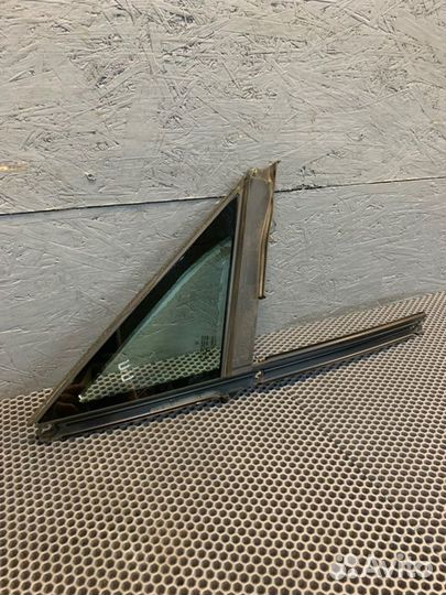 Форточка двери передняя правая Porsche Panamera