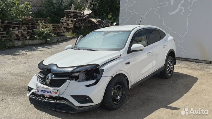 Коллектор выпускной Renault Arkana