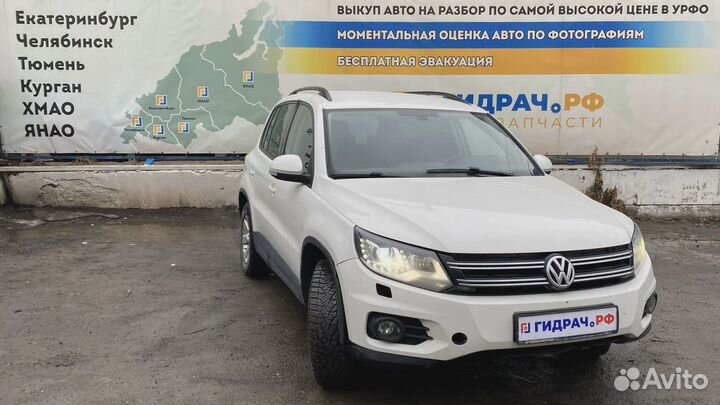 Обшивка багажника левая Volkswagen Tiguan (NF) 5N0