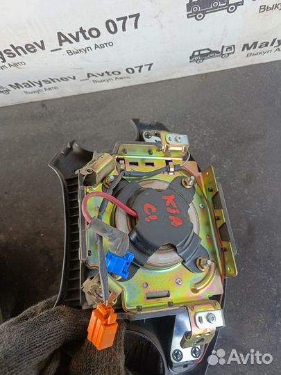 Подушка безопасности водителя Kia Clarus 1997