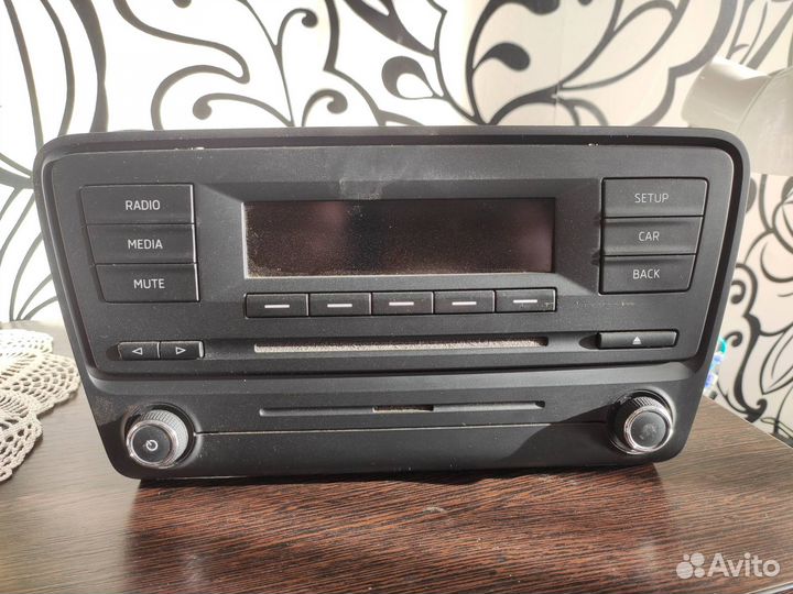 Штатная магнитола на skoda octavia a7
