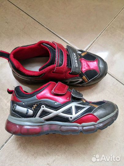 Кроссовки geox