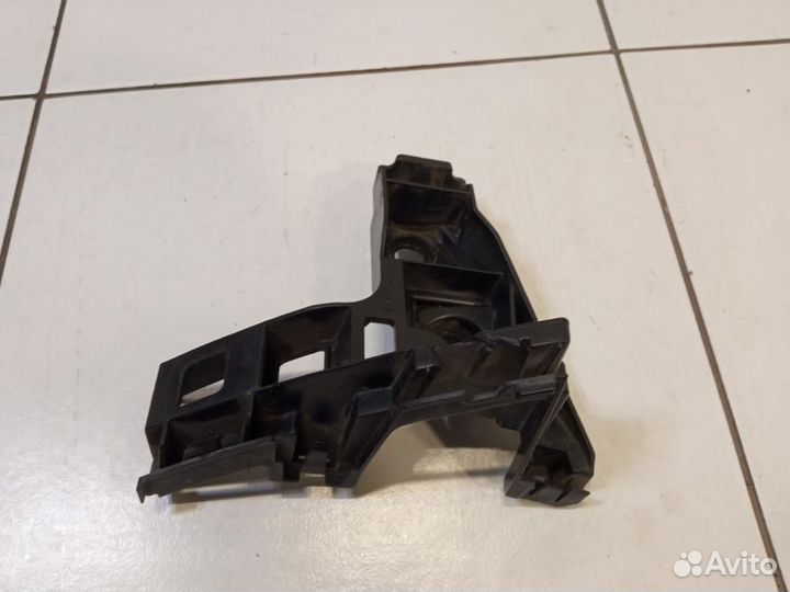 Кронштейн заднего бампера правый Volkswagen Golf 7