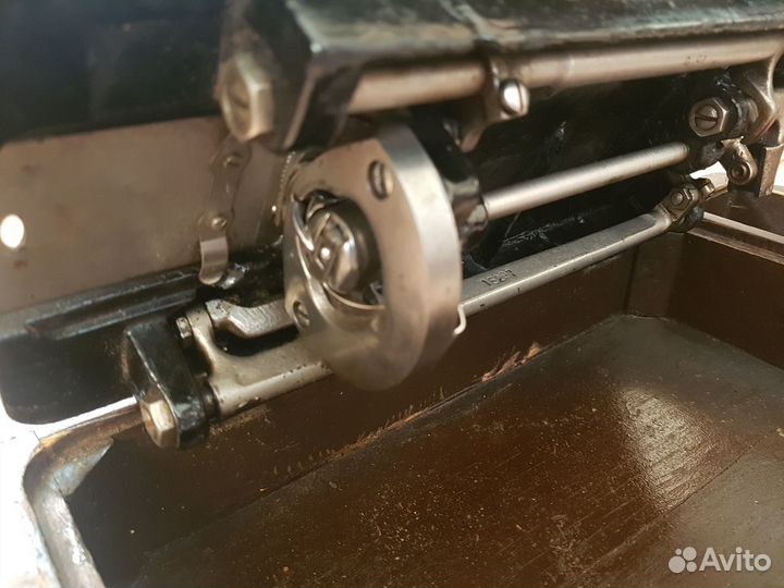 Швейная машина (ручная)