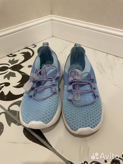 Кроссовки детские 28 размер