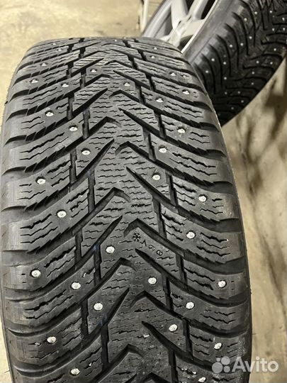 Nokian Tyres Hakkapeliitta 8 SUV 235/55 R19 105T