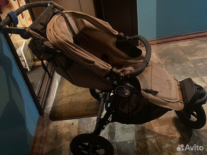 Прогулочная коляска Baby Jogger City Elite