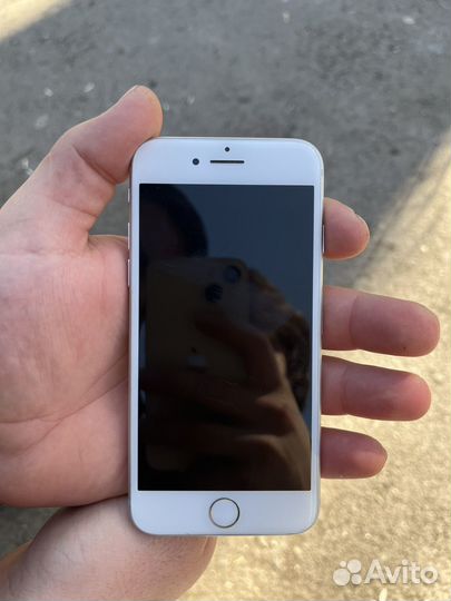 iPhone 8, 64 ГБ