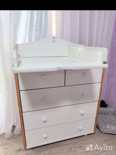 Пеленальный комод на колесиках