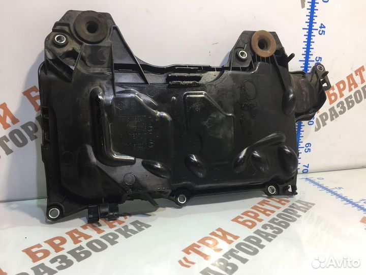 Рено Лагуна Декоративная крышка двигателя