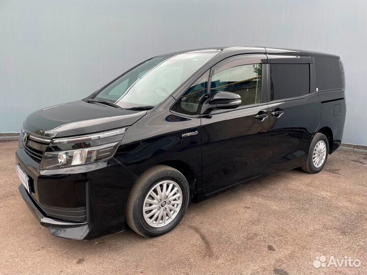 Toyota Voxy 1.8 CVT, 2014, 173 528 км