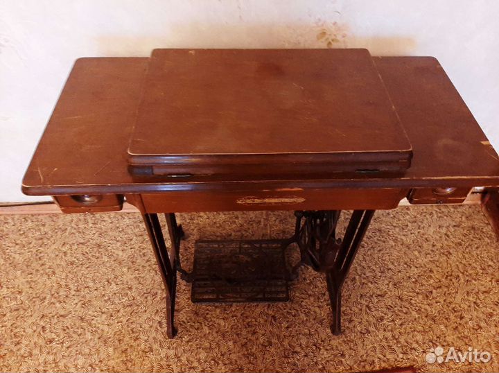 Винтажная швейная машина Butterfly