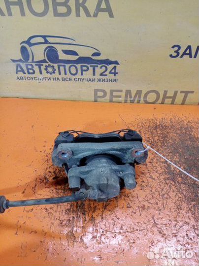 Суппорт передний правый Renault Fluence 1