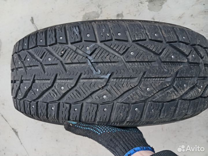 Tigar Syneris 215/60 R17