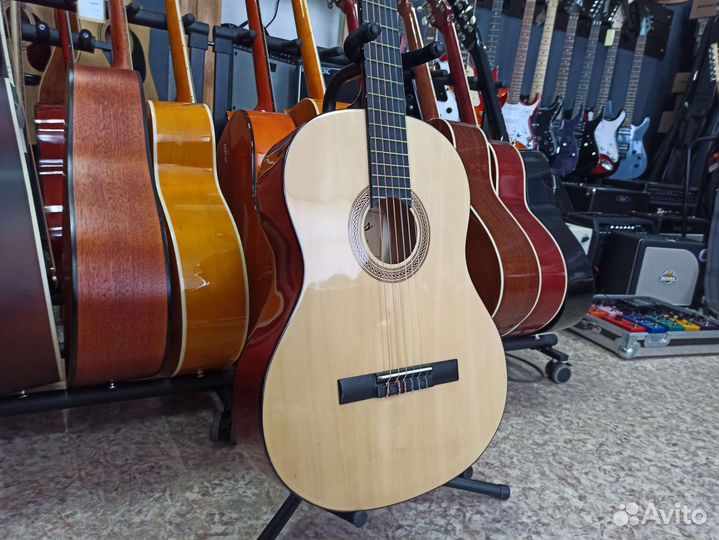 Классическая гитара 4/4