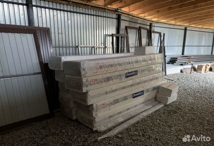 Гаражные секционные промышленные ворота авто