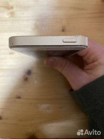 iPhone SE, 32 ГБ