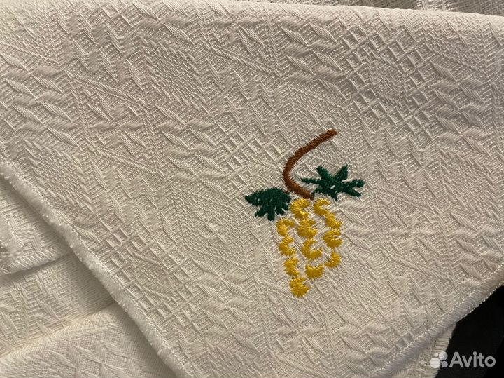 Скатерть и салфетки на 12 персон