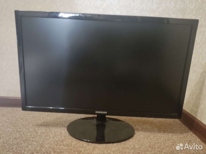 Монитор Samsung S24D332H чёрный