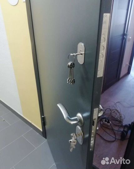 Поменять замок-личинку,ремонт замков,дверные ручек