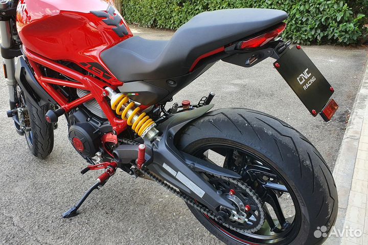 Ducati Monster держатель номера CNC Racing